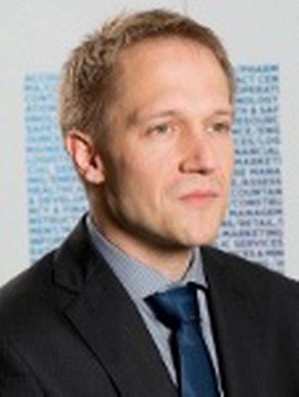 Radek Zabloudil, Hays Czech Republic