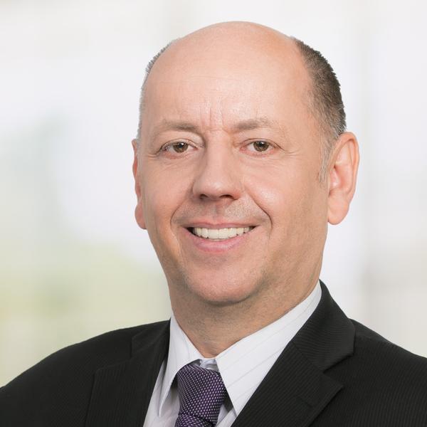 Robert Pastuszek, Savills