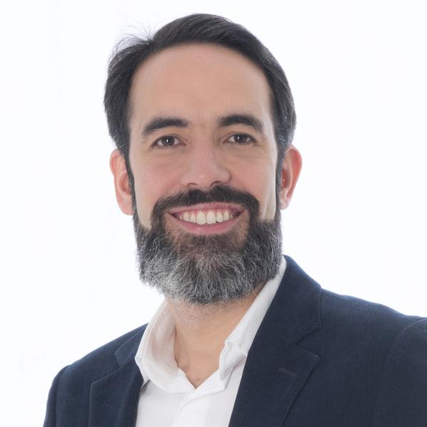 Maximiliano Bellassai, T-Mobile