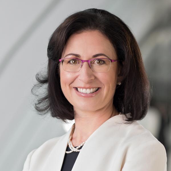 Martina Kneiflová, EY